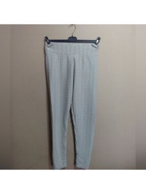 Scrunch bum leggings size large